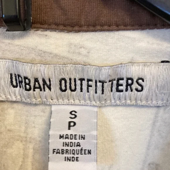 Urban Outfitters Brown & Cream Pinup Girl Graphic Dress - Picture 2 of 10